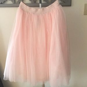 Beautiful pink tulle skirt. Size large